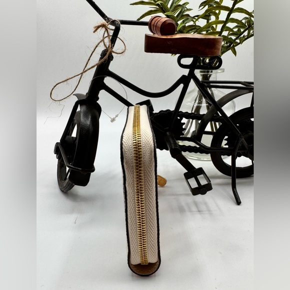 Louis Vuitton Wild at Hearts Collection Zippy Coin Case - Picture 4 of 6